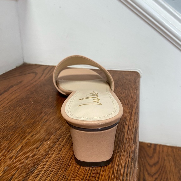 Lulu’s Block Heel Slide - Size 8.5 - Picture 2 of 3